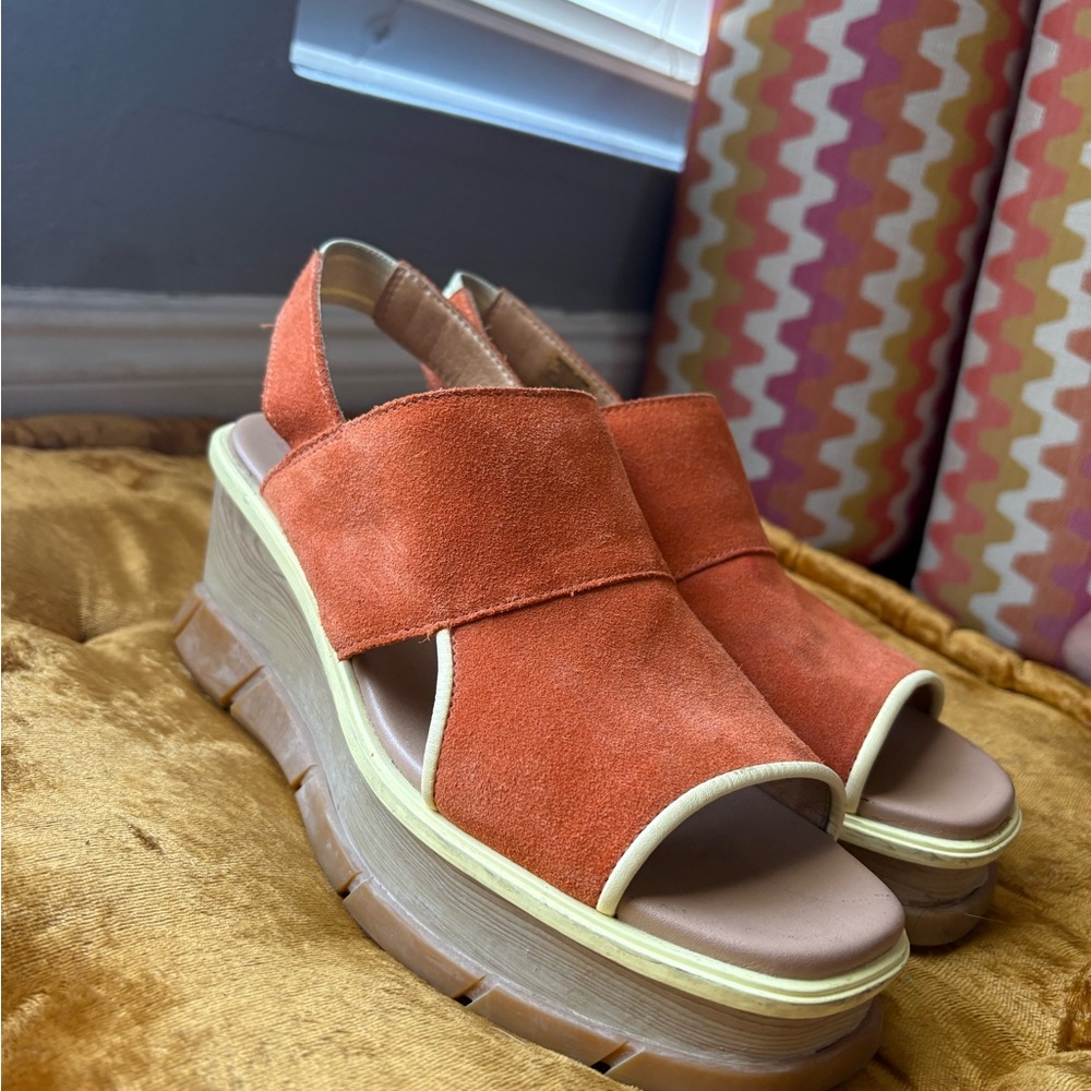 Sorel Women's Rust Orange Suede Open-Toe Slingback Clogs - Picture 2 of 5